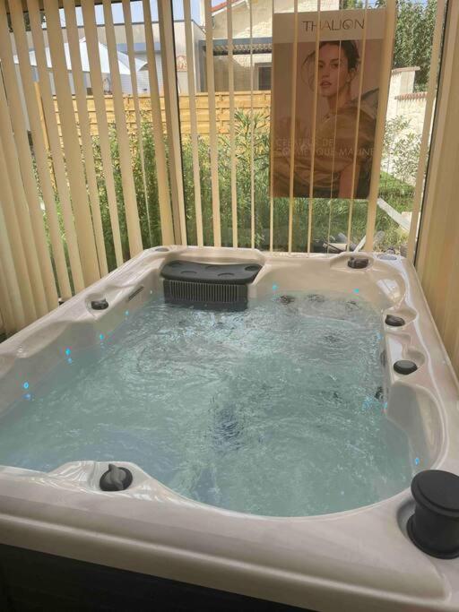 Houdarling Chalet Et Spa Hammam Jacuzzi Et Sauna Нім Екстер'єр фото