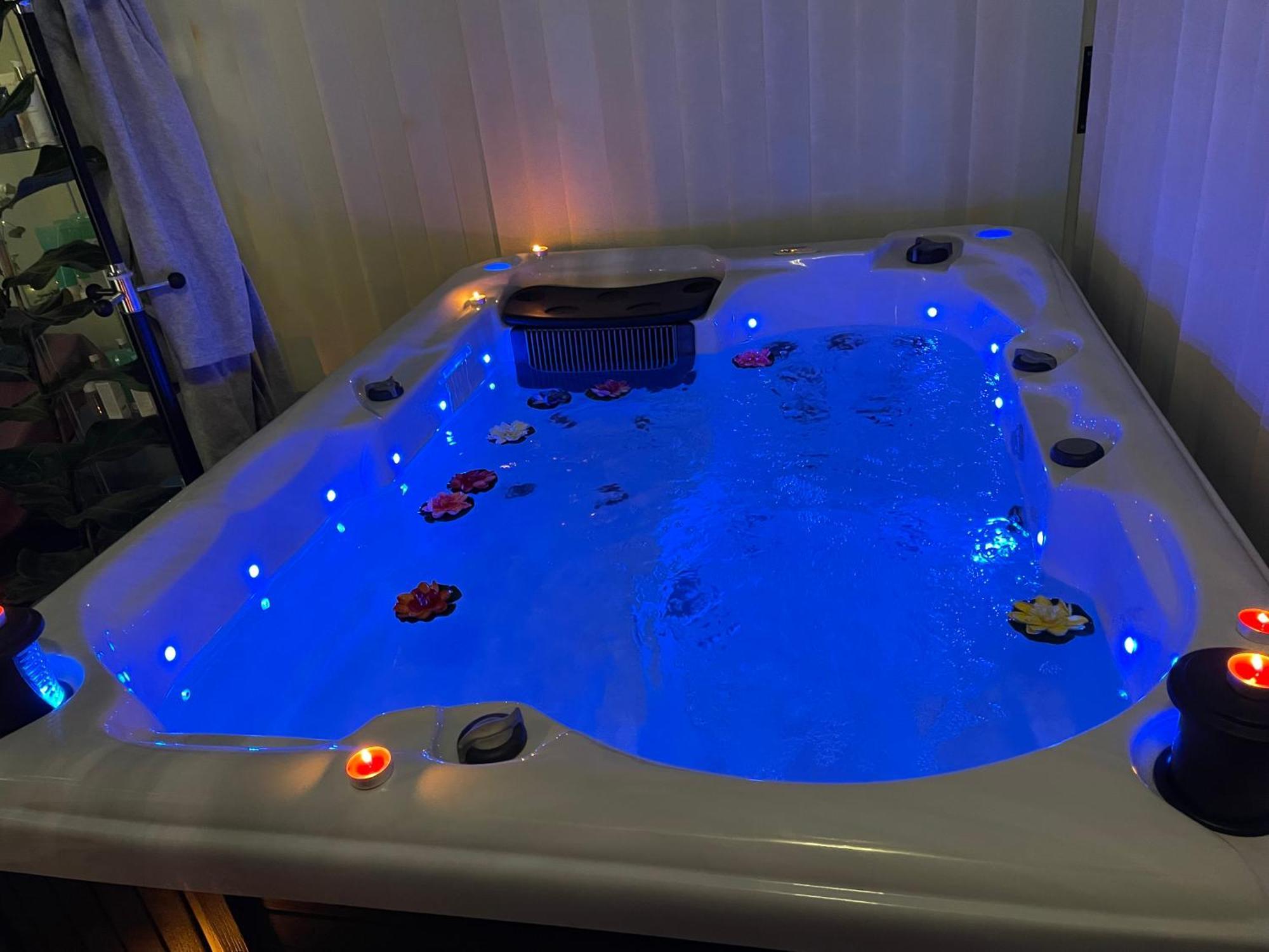 Houdarling Chalet Et Spa Hammam Jacuzzi Et Sauna Нім Екстер'єр фото